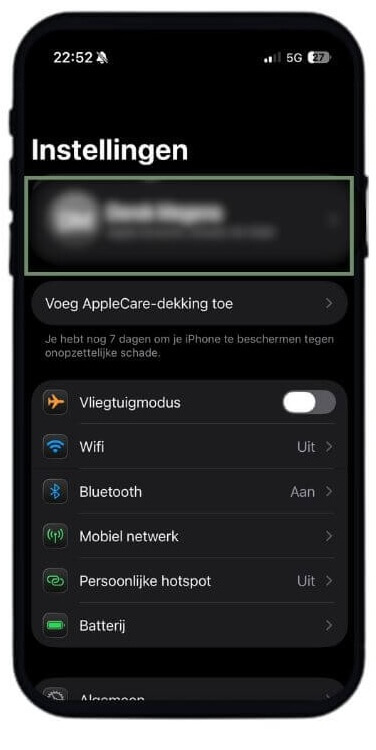 Stap 2 back-up maken: op je naam klikken bij instellingen